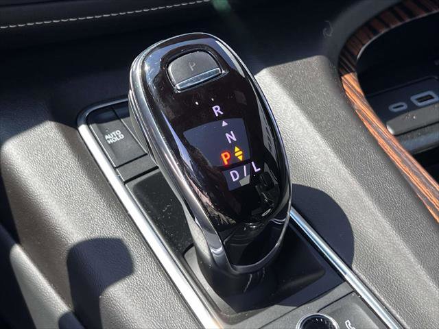 Used 2024 Cadillac Escalade ESV Premium Luxury image 36