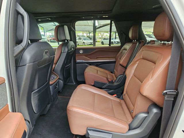 Used 2025 Lincoln Navigator L Reserve image 27