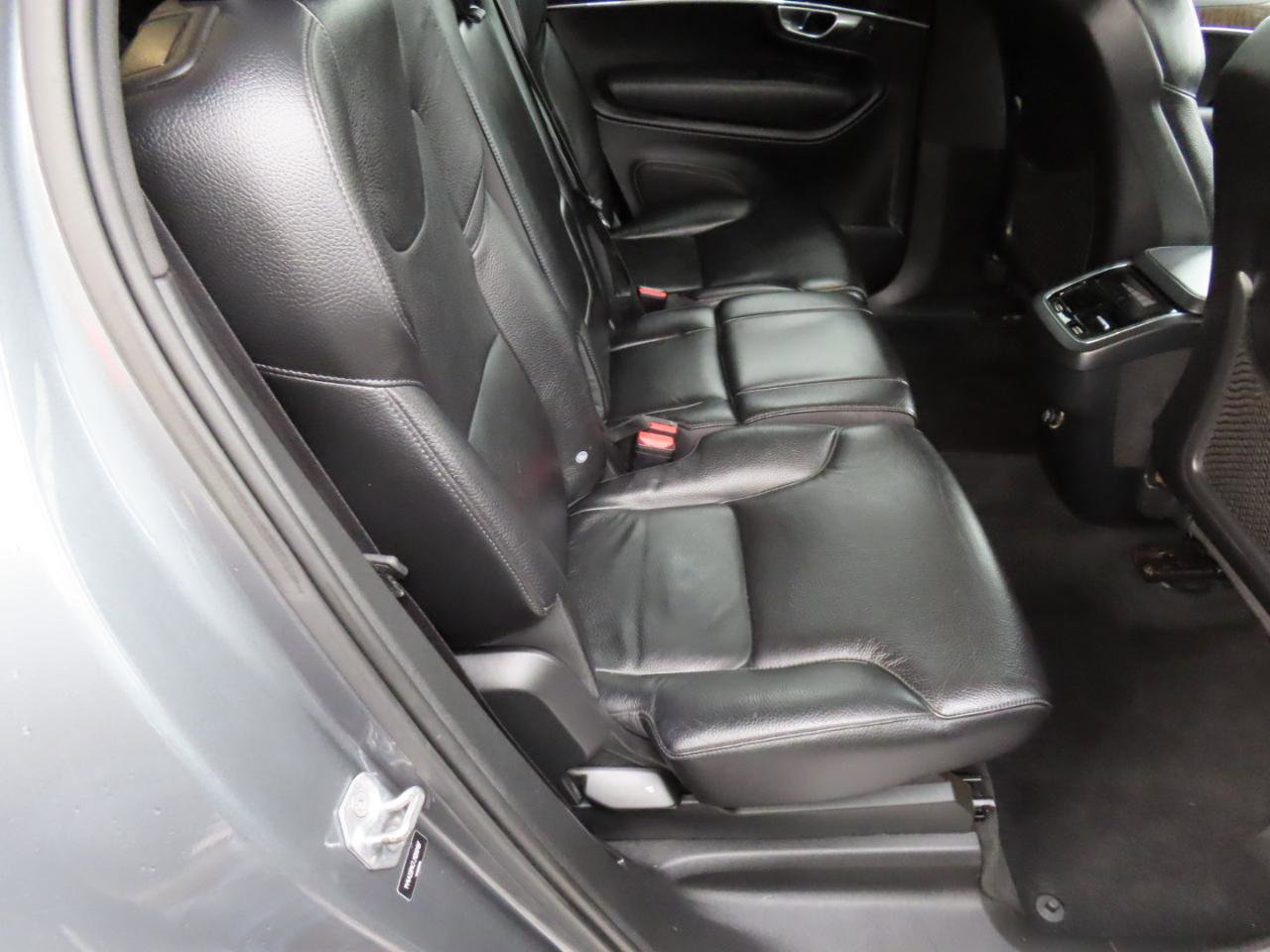 Used 2018 Volvo XC90 T6 Momentum w/ Convenience Package image 20