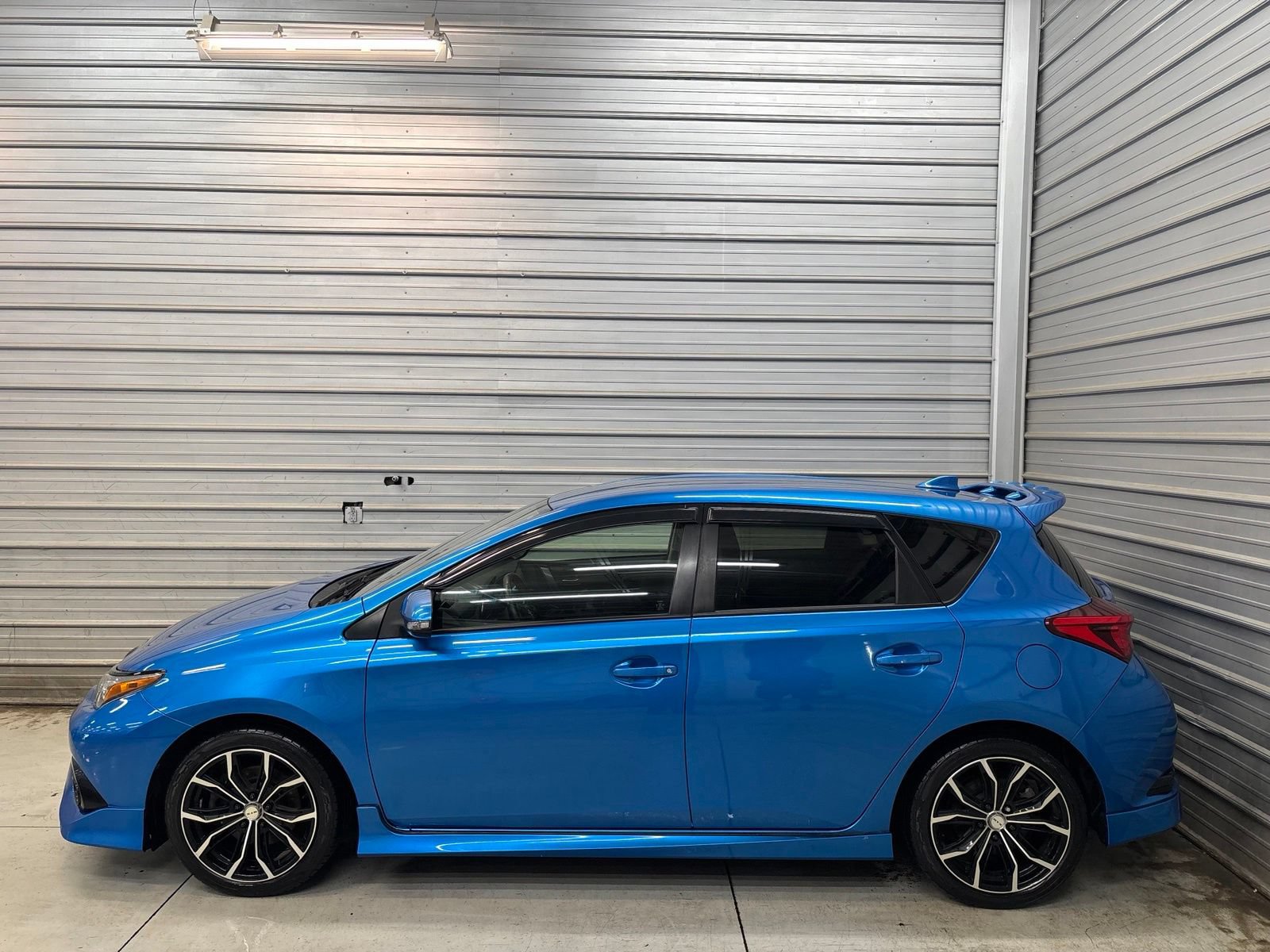 Used 2018 Toyota Corolla iM w/ All-Weather Mat Package FWD image 10