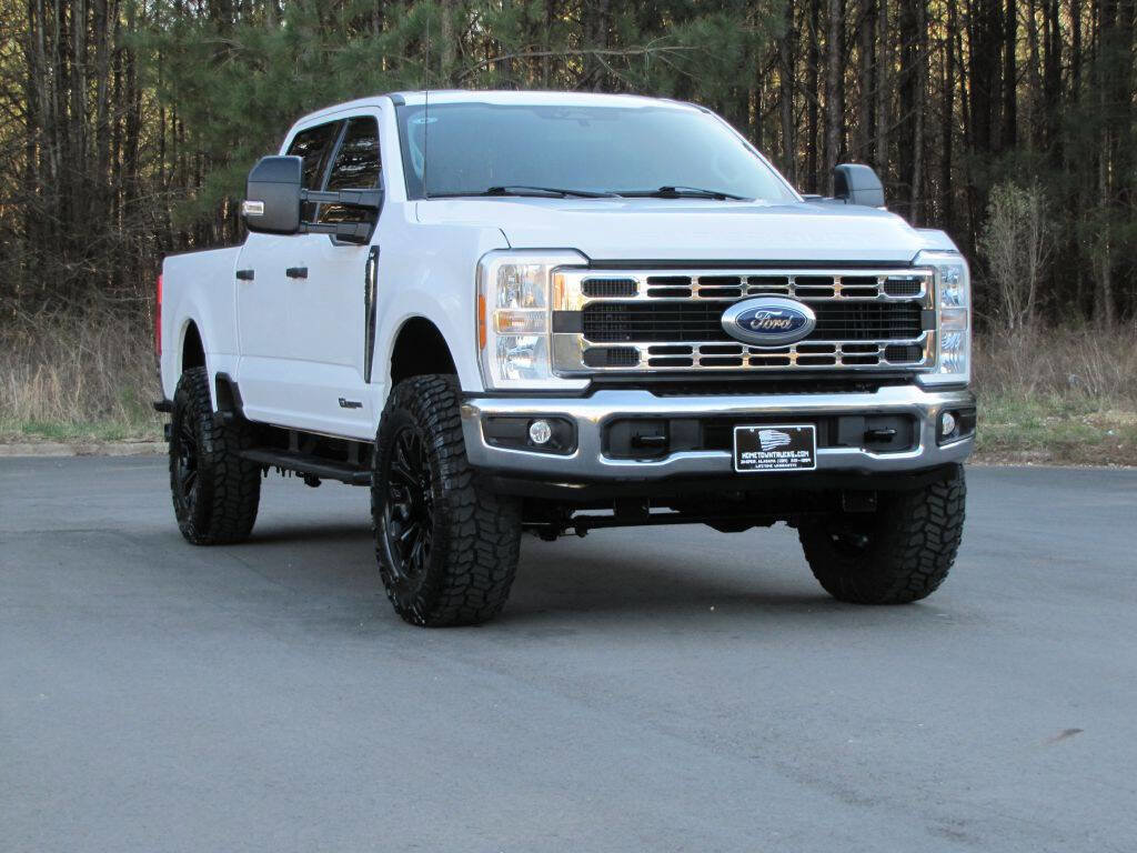 Used 2024 Ford F250 XLT w/ FX4 Off-Road Package AWD/4WD image 9