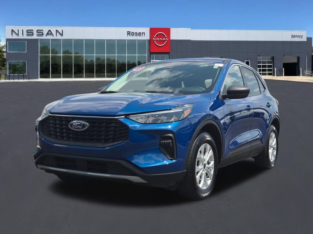 Used 2023 Ford Escape Active w/ Tech Pack #1 AWD/4WD image 7