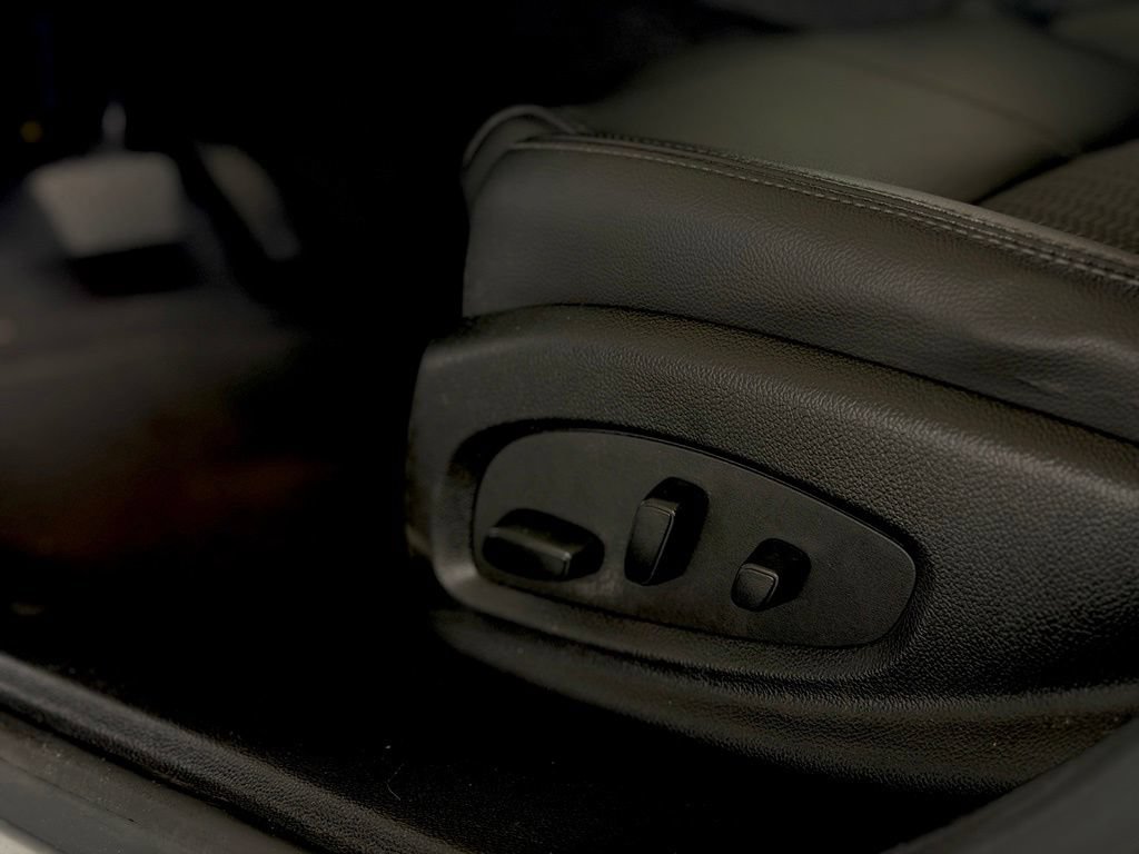Used 2017 Chevrolet Impala LT FWD image 47