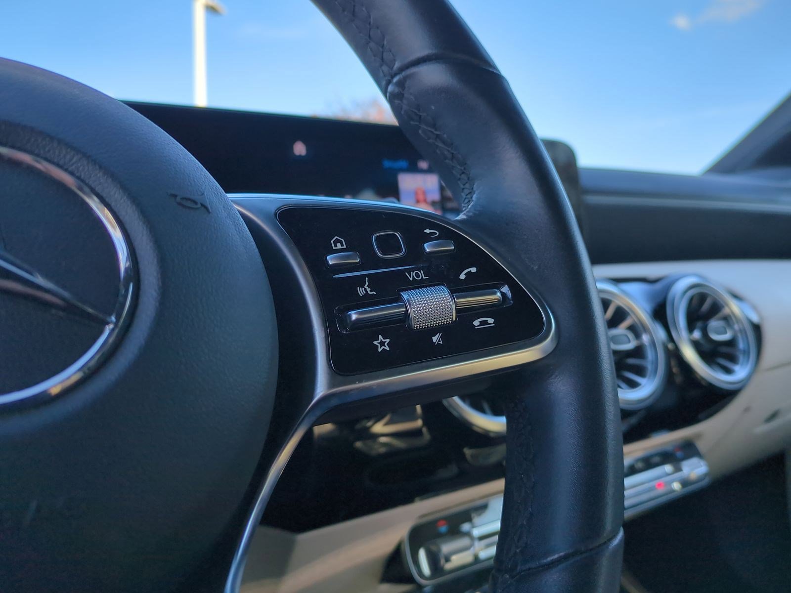 Used 2023 Mercedes-Benz CLA 250 250 image 20