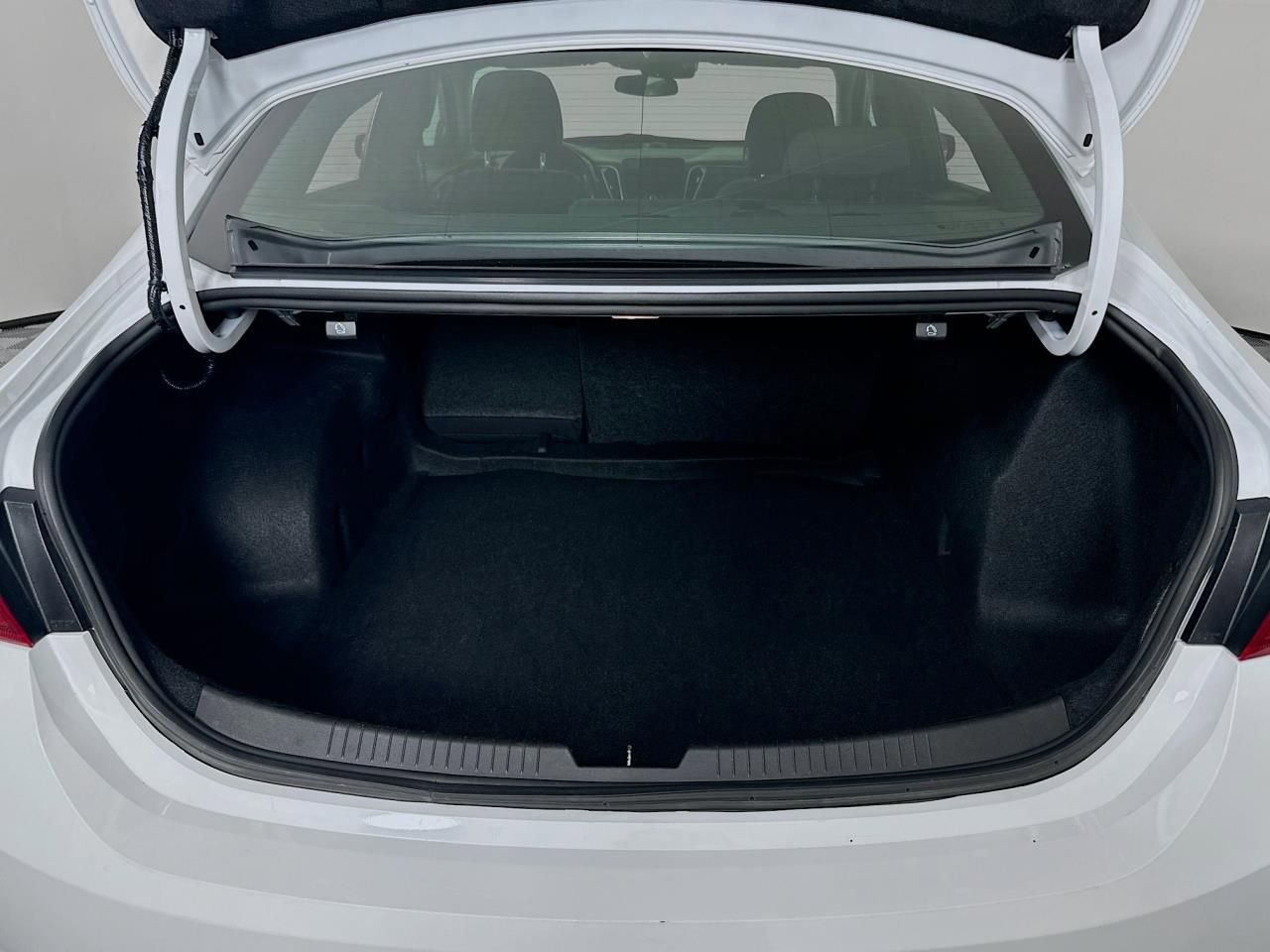 Used 2023 Chevrolet Malibu LT image 19