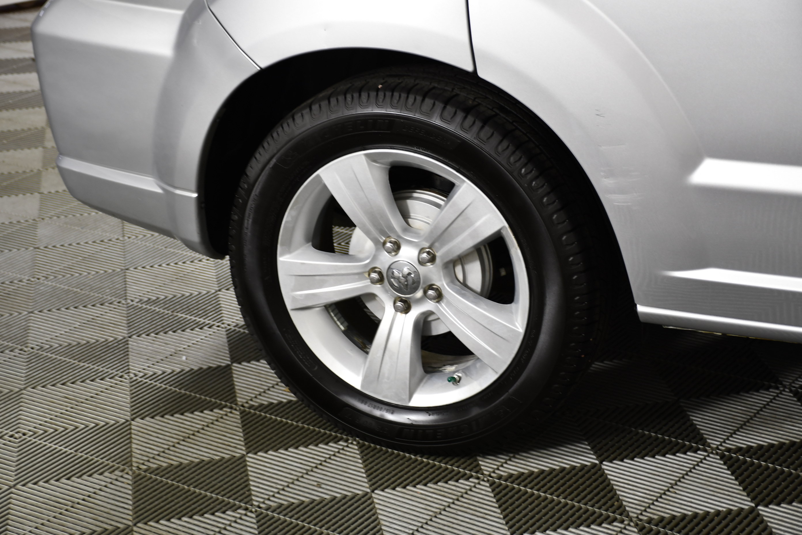 Used 2011 Dodge Caliber Mainstreet FWD image 44