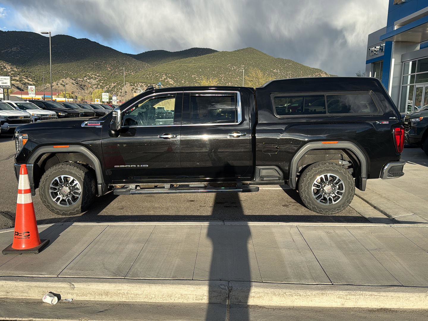 Used 2021 GMC Sierra 3500 SLT w/ SLT Preferred Package image 3