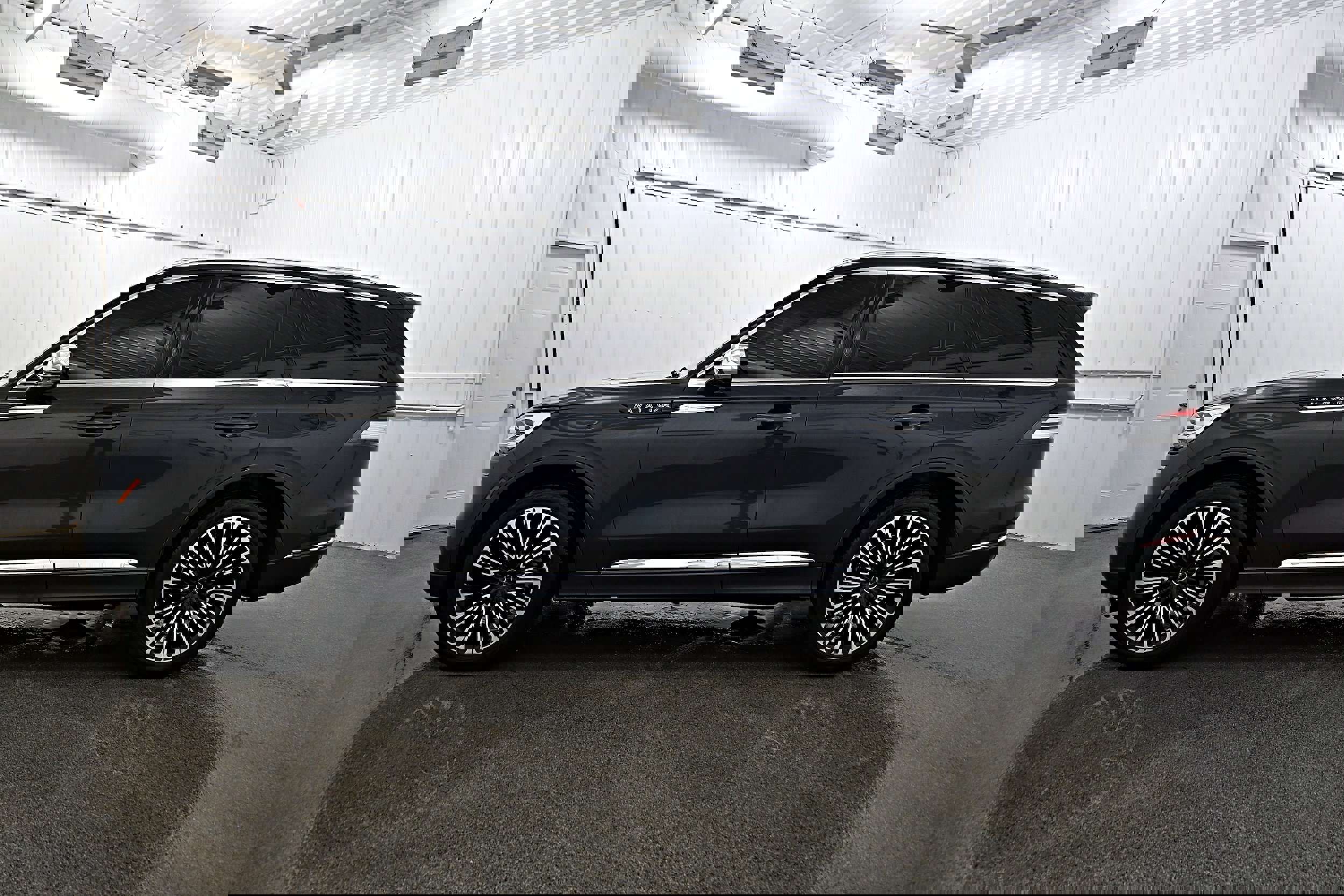 Used 2020 Lincoln Aviator Black Label w/ Dynamic Handling Package image 28