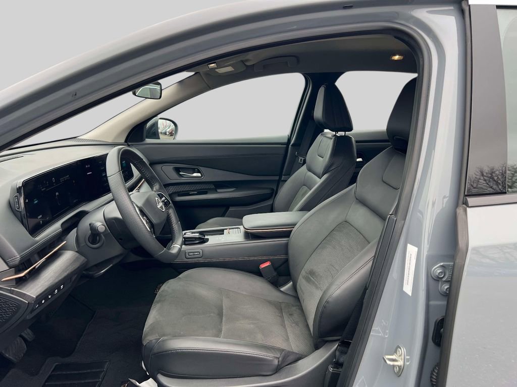 Used 2024 Nissan Ariya FWD image 12