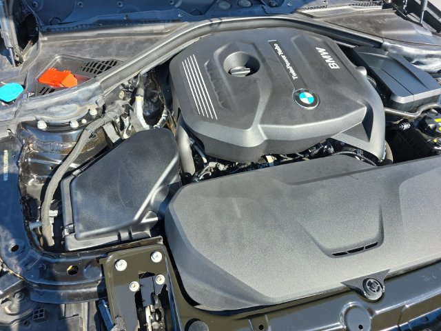 Used 2018 BMW 330i xDrive Sedan AWD/4WD image 29
