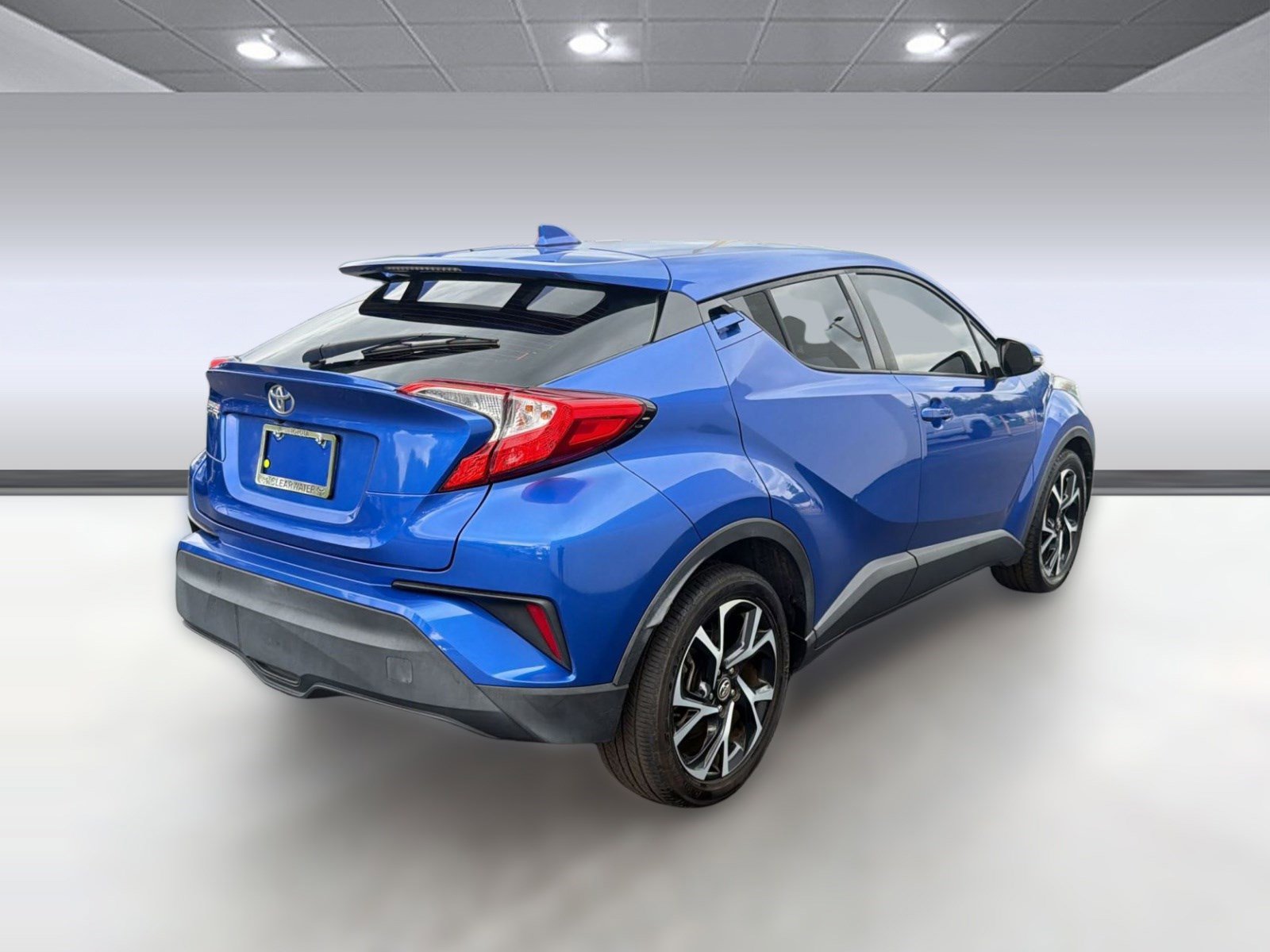 Used 2019 Toyota C-HR XLE FWD image 9