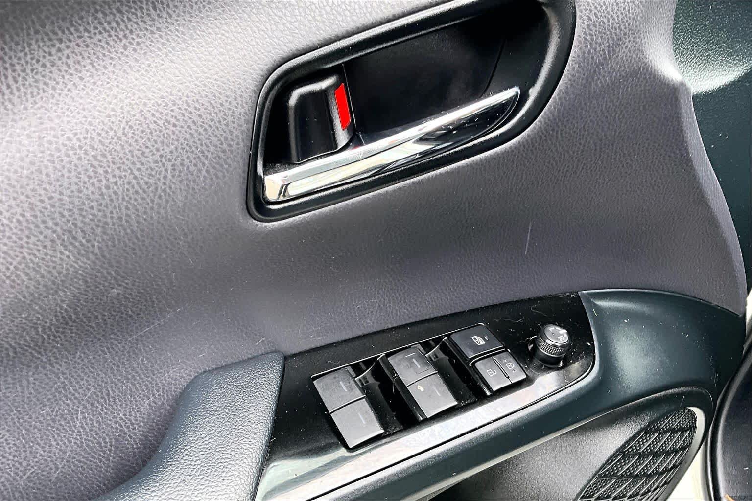 Certified 2020 Toyota Prius Prime LE FWD image 31
