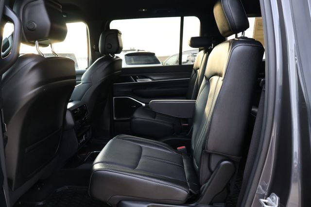 Used 2024 Jeep Wagoneer Series III image 9