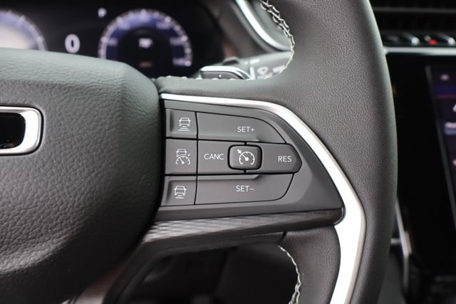 New 2026 Jeep Grand Cherokee Laredo AWD/4WD image 13