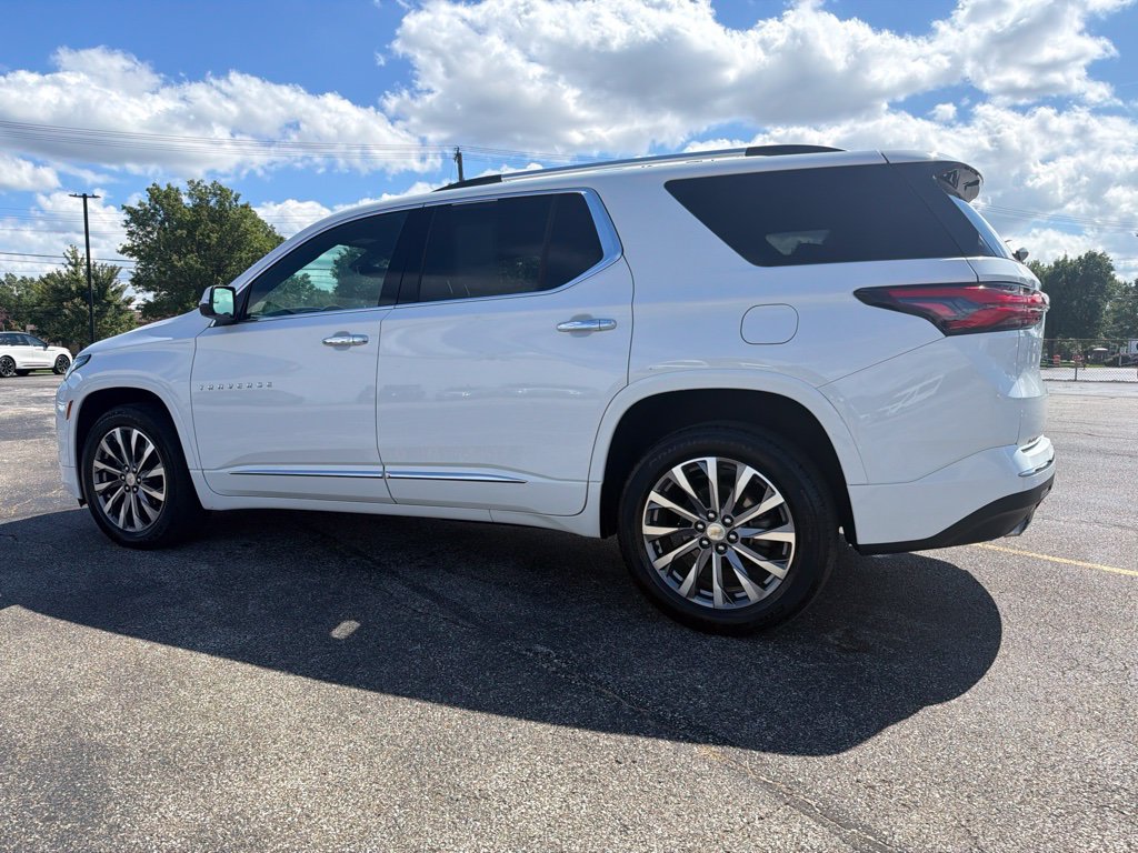 Used 2023 Chevrolet Traverse Premier AWD/4WD image 9