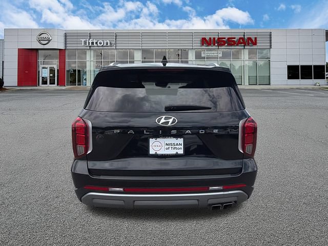 Used 2023 Hyundai Palisade Limited w/ Winter Package FWD image 6