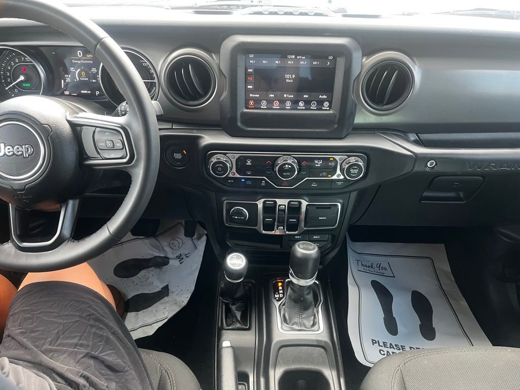 Used 2024 Jeep Wrangler Unlimited Rubicon 4xe image 16