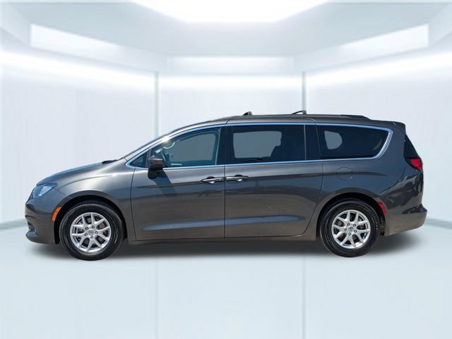 Used 2021 Chrysler Voyager Lxi FWD image 2