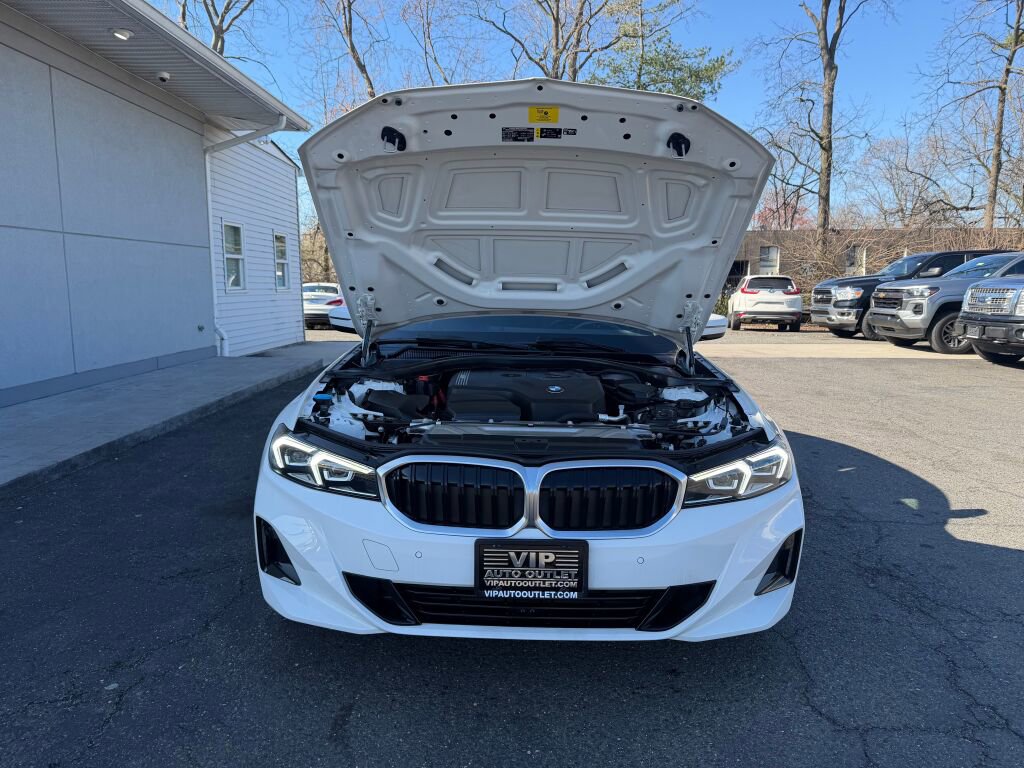 Used 2023 BMW 330i xDrive Sedan w/ Premium Package image 29
