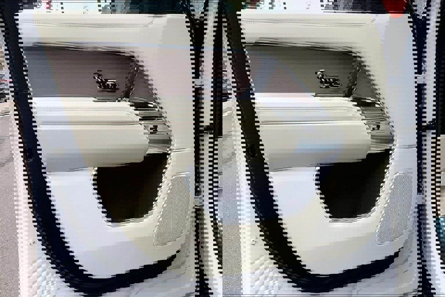 New 2026 Land Rover Range Rover SE image 10