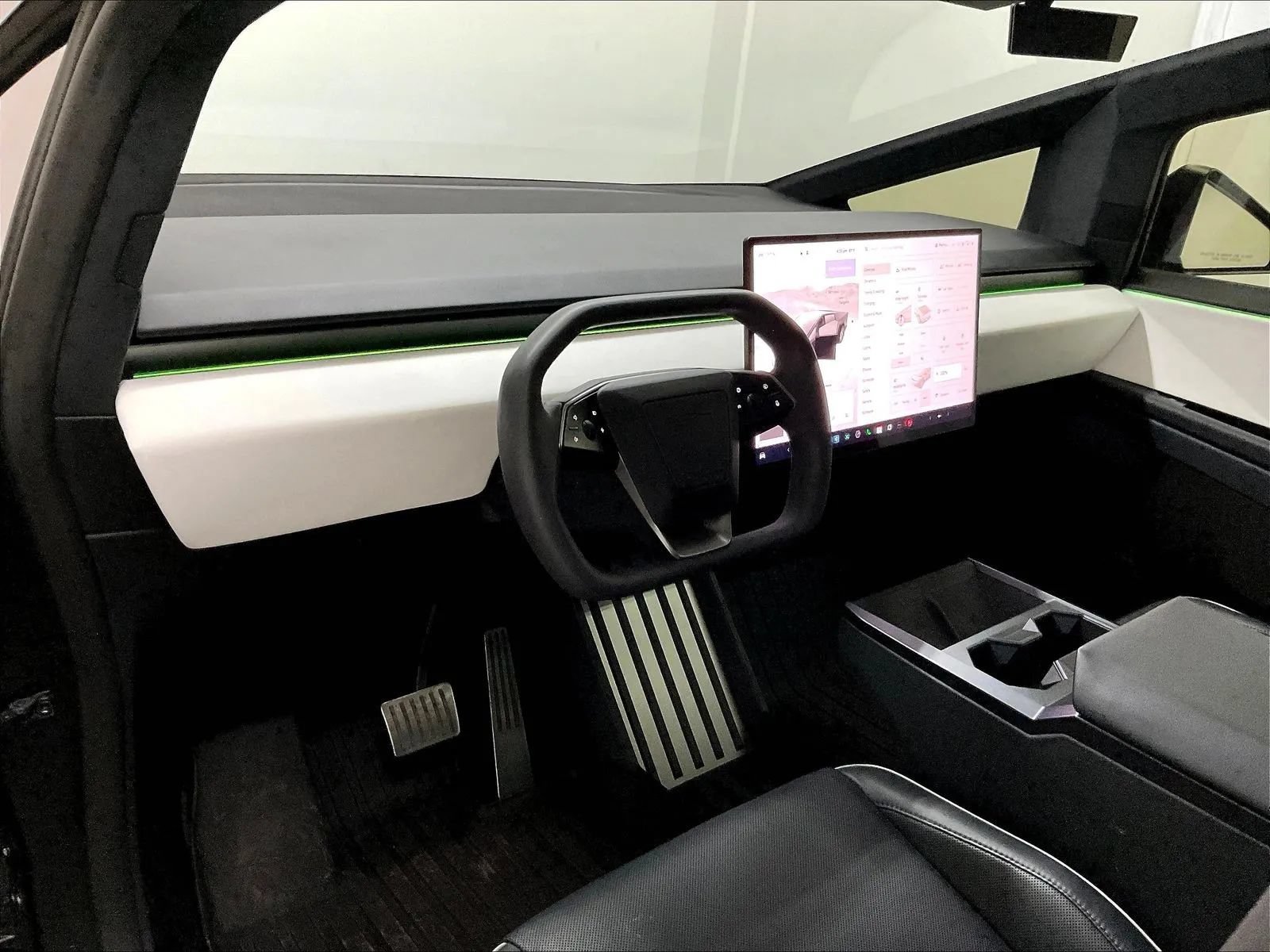 Used 2024 Tesla Cybertruck AWD Crew Cab image 10