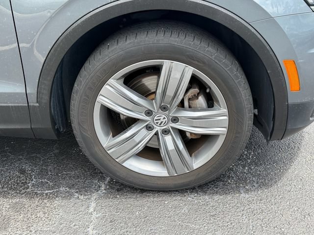Used 2019 Volkswagen Tiguan SEL Premium w/ 3rd Row Seat Package AWD/4WD image 9