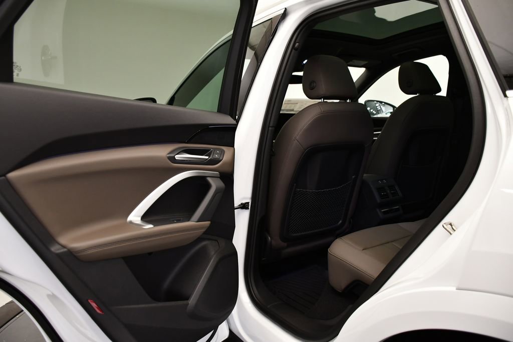 Used 2025 Audi Q5 Premium w/ Convenience Package image 39