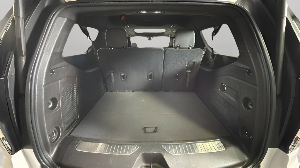 Used 2021 Chevrolet Suburban RST image 30