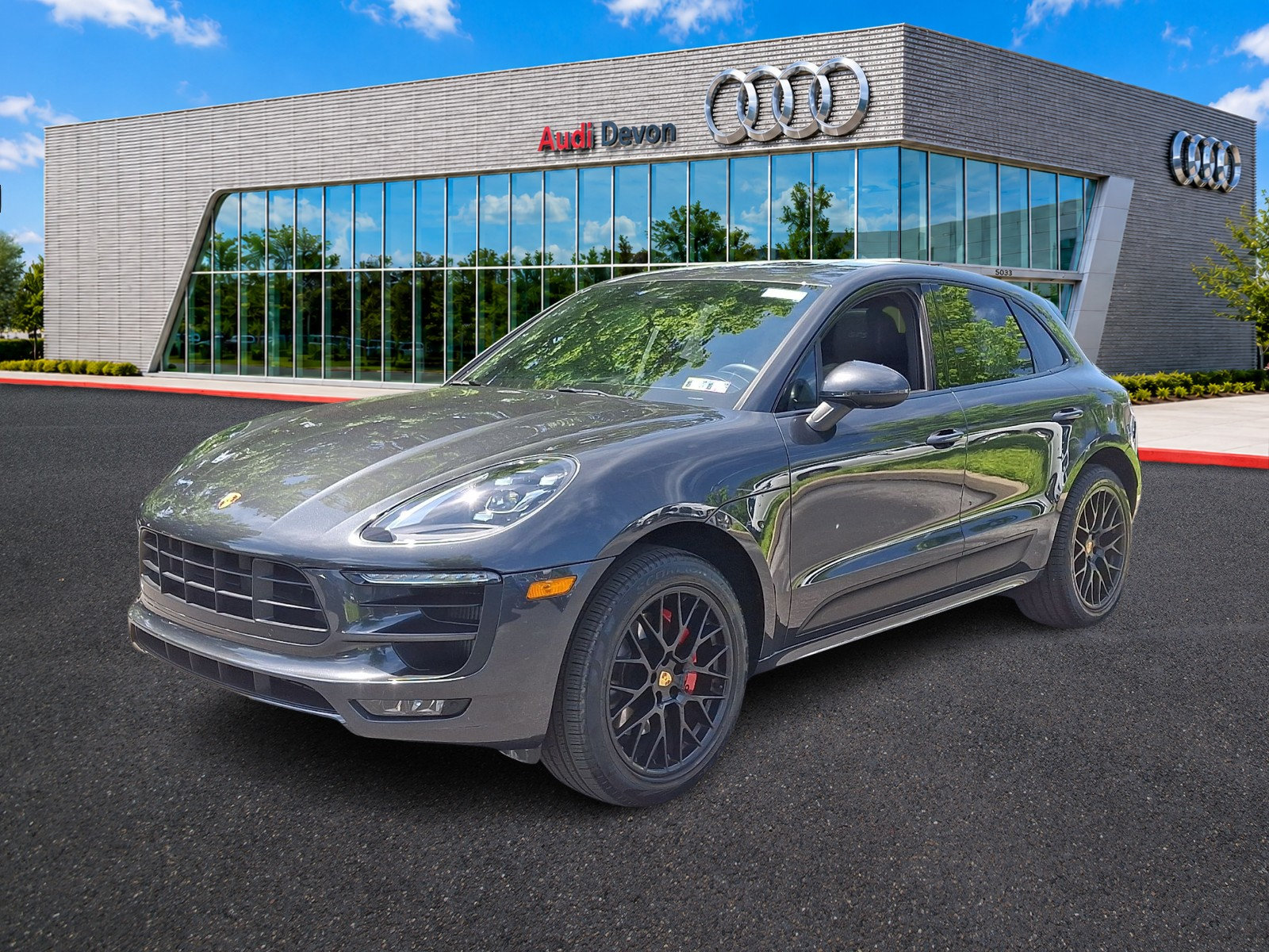 Used 2018 Porsche Macan GTS AWD/4WD image 3