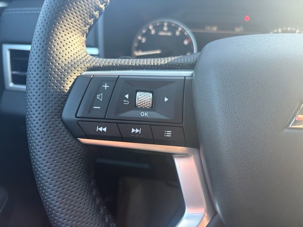 New 2026 Mitsubishi Outlander SE image 15