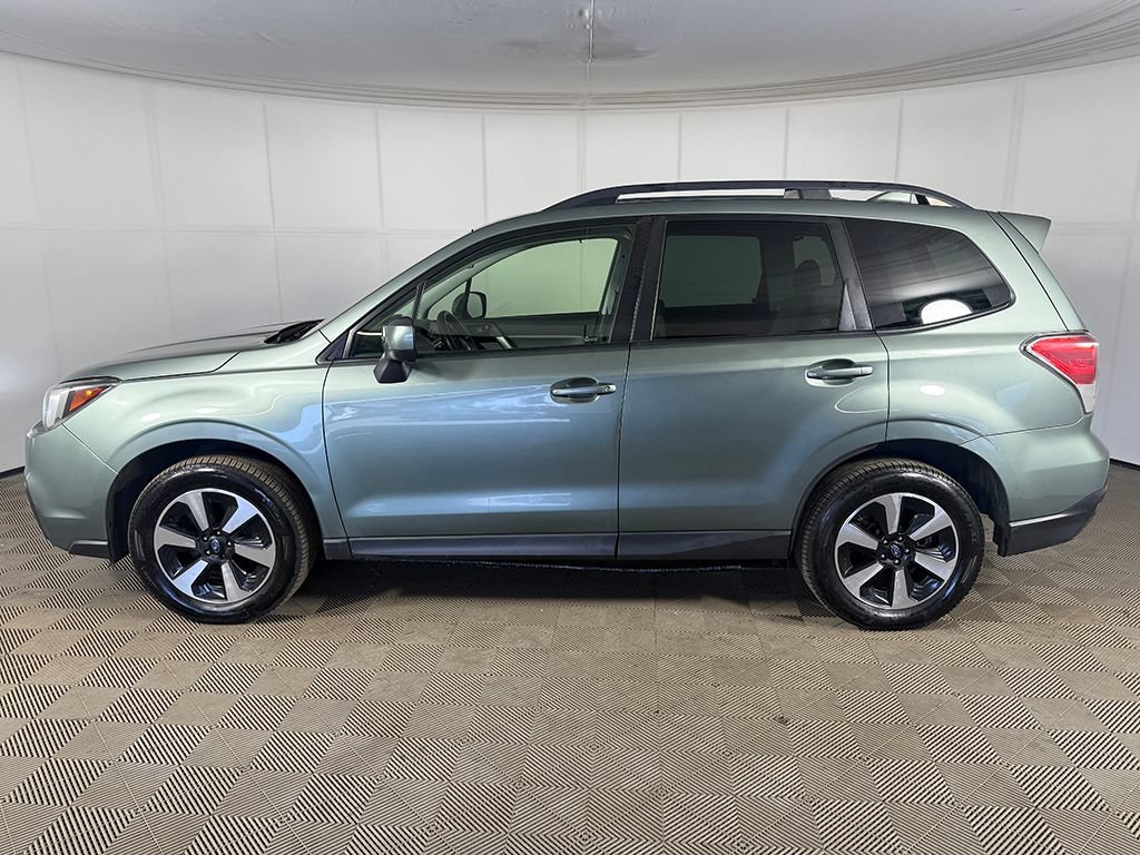 Used 2018 Subaru Forester 2.5i Premium w/ All-Weather Package AWD/4WD image 11