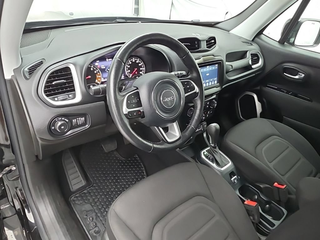 Used 2021 Jeep Renegade Latitude w/ Convenience Group AWD/4WD image 16