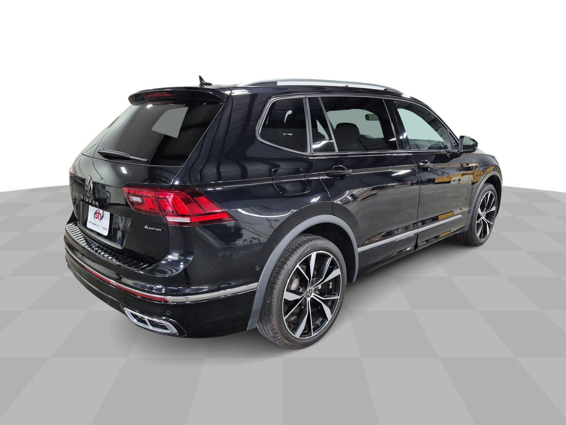 Used 2024 Volkswagen Tiguan SEL R-Line AWD/4WD image 9