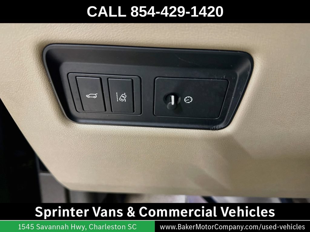 Used 2017 Land Rover Range Rover Supercharged AWD/4WD image 11