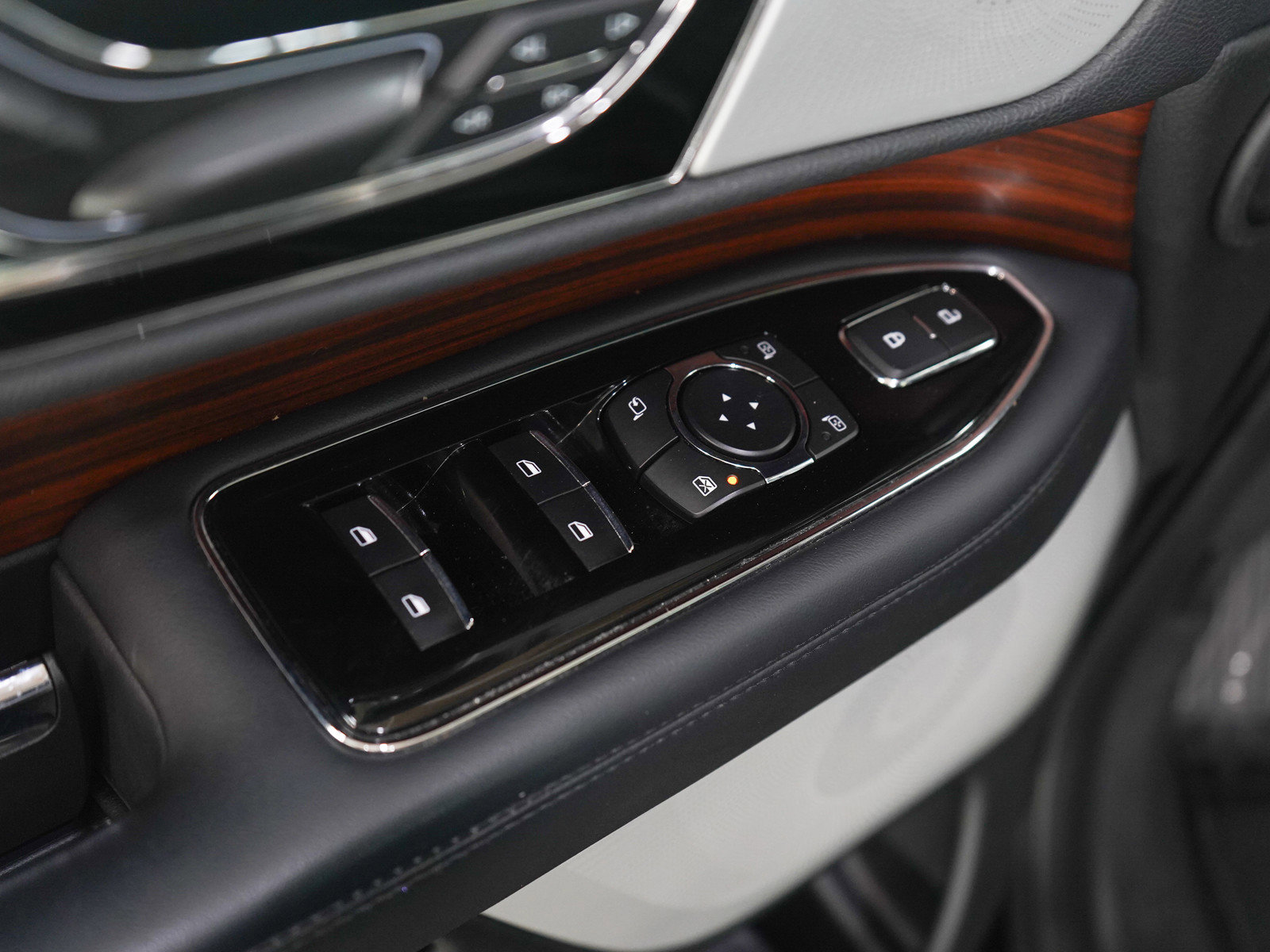 Used 2022 Lincoln Navigator L Reserve w/ Equipment Group 201A image 23