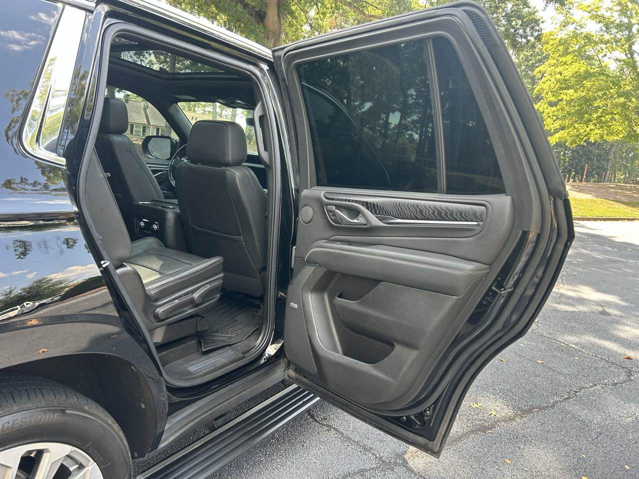 Used 2022 GMC Yukon Denali w/ Denali Premium Package AWD/4WD image 26