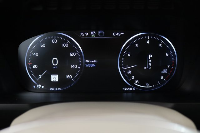 Used 2016 Volvo XC90 T6 Momentum w/ Momentum Plus Package image 18