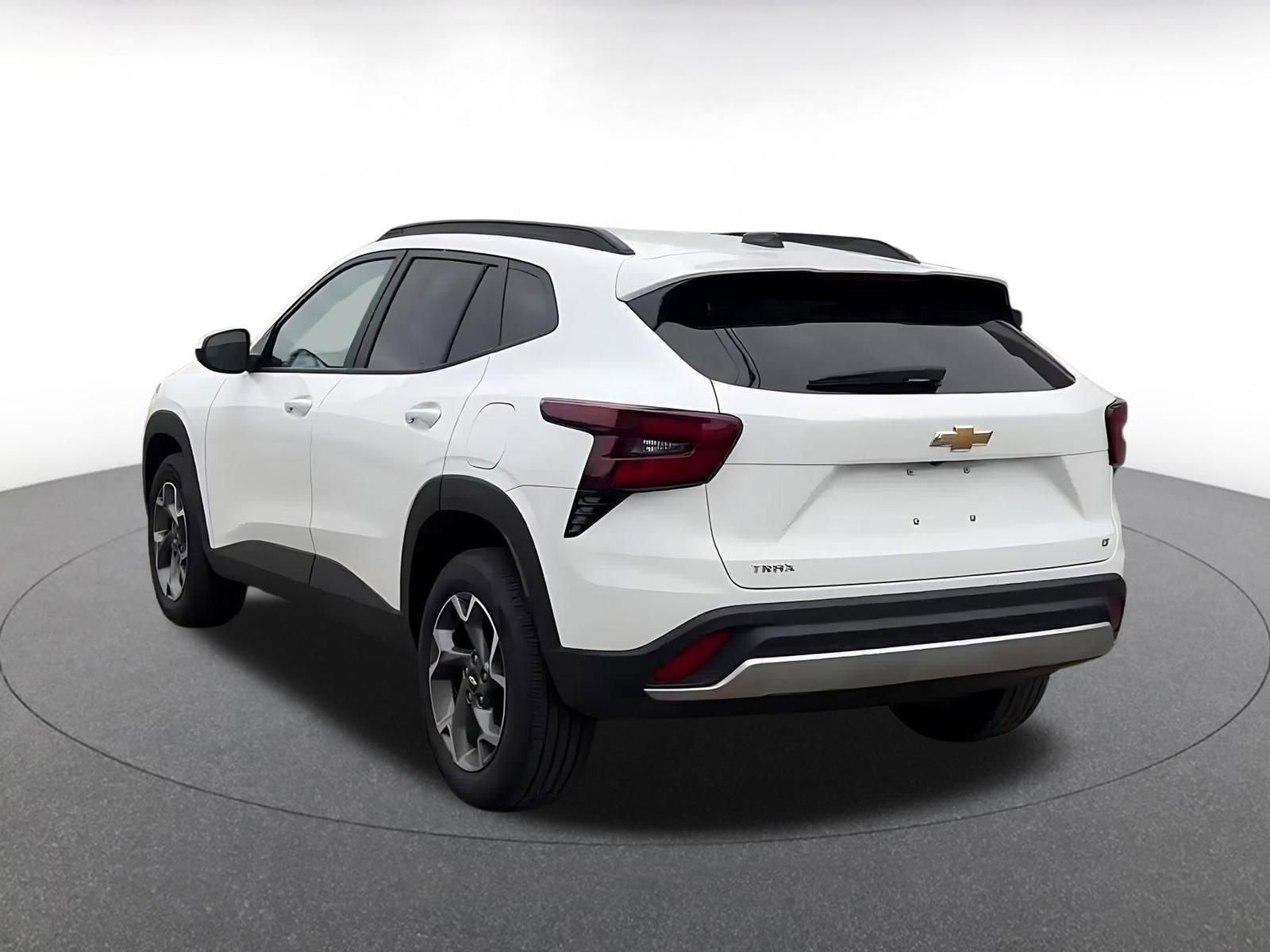 Used 2025 Chevrolet Trax LT image 11