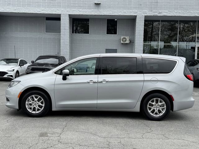 Used 2023 Chrysler Voyager LX image 19