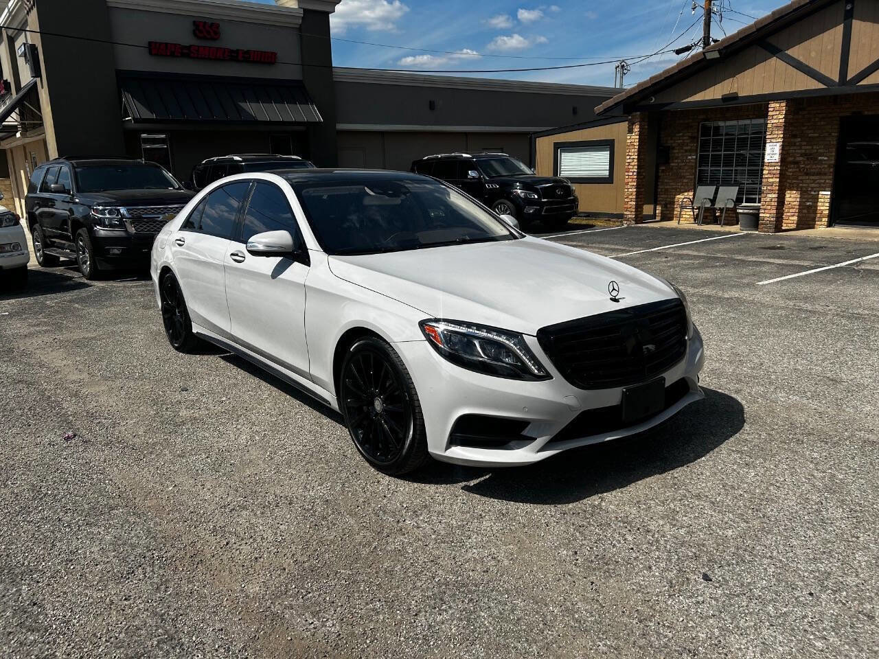 Used 2017 Mercedes-Benz S 550 Sedan image 3