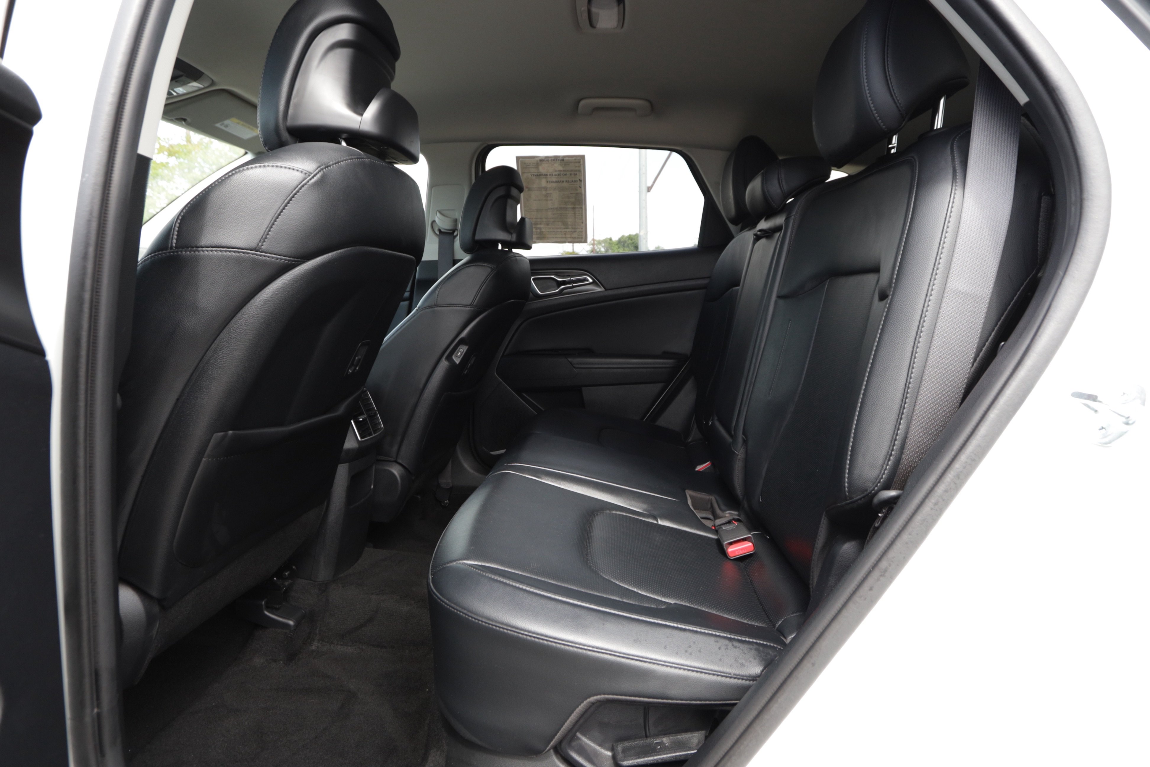 Used 2023 Kia Sportage EX AWD/4WD image 15