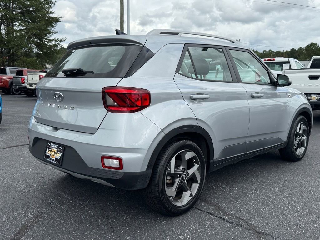 Used 2022 Hyundai Venue SEL w/ Cargo Package image 3