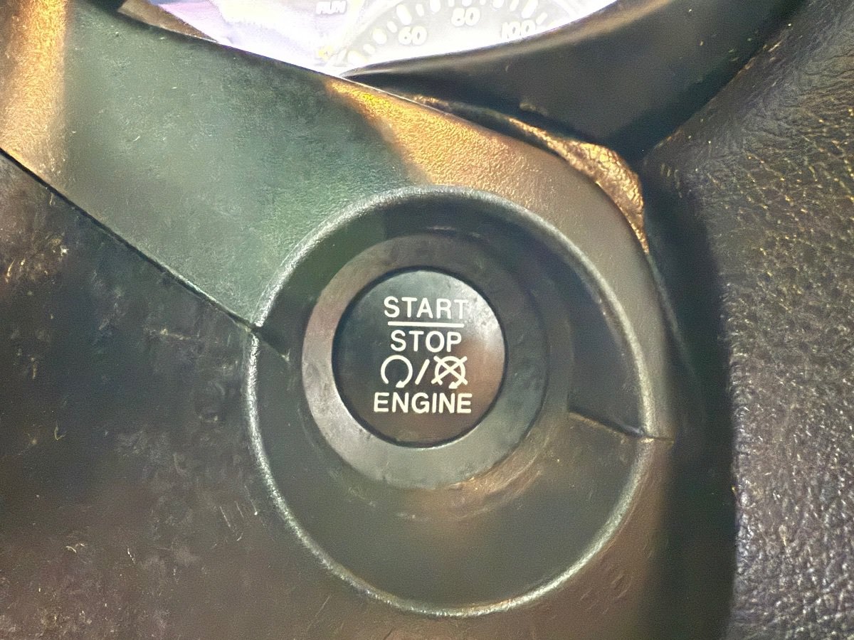 Used 2021 Jeep Renegade Latitude w/ Sun & Sound Group FWD image 15