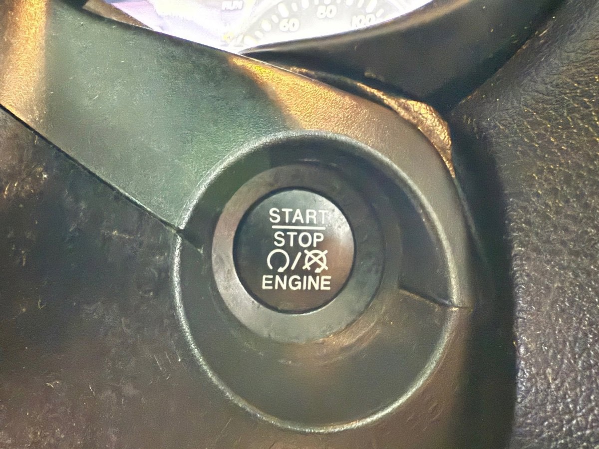 Used 2021 Jeep Renegade Latitude w/ Sun & Sound Group FWD image 15