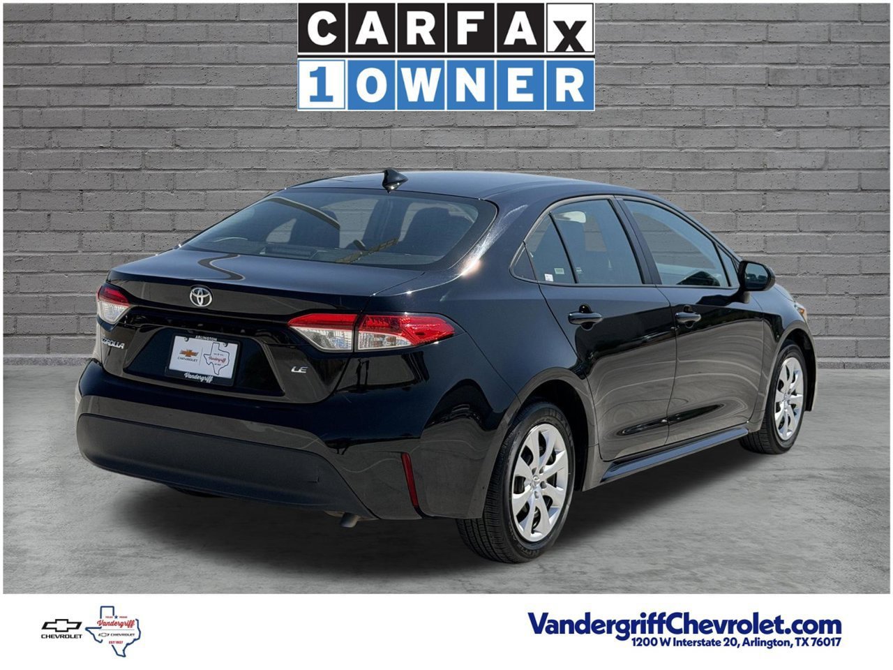 Used 2025 Toyota Corolla LE FWD image 4