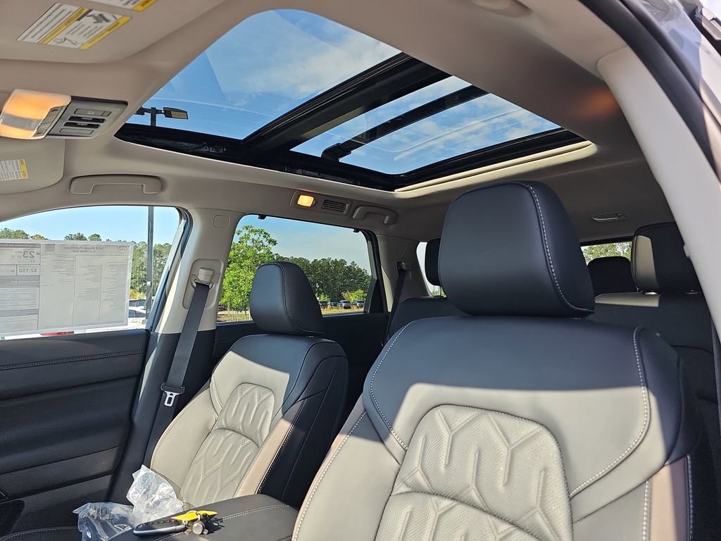 New 2026 Nissan Pathfinder Platinum FWD image 35