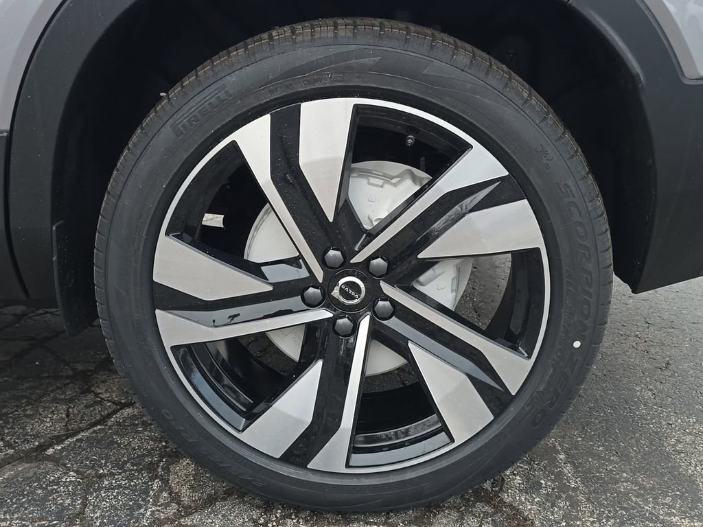 New 2026 Volvo XC40 B5 Ultra w/ Climate Package AWD/4WD image 6