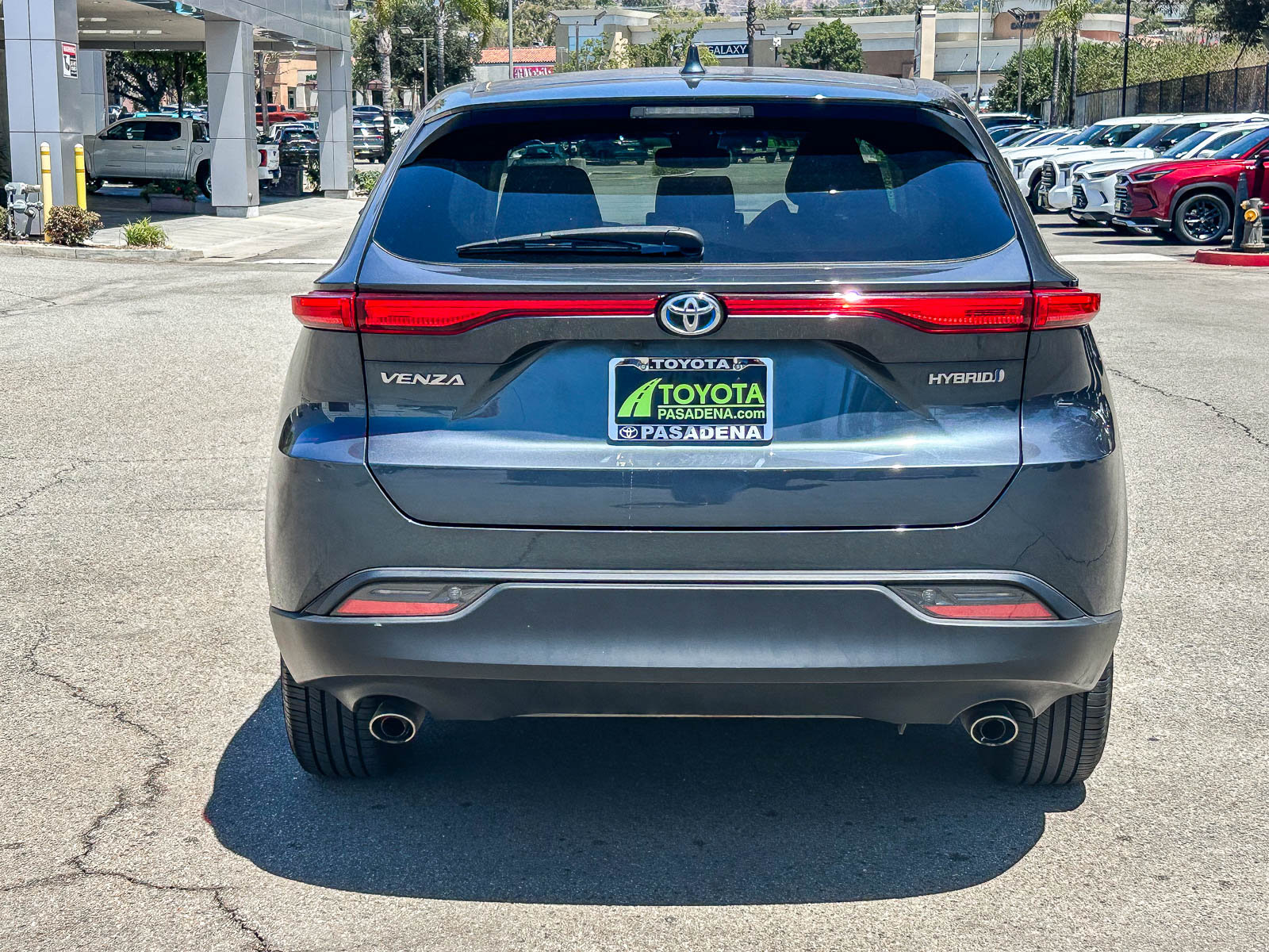 Used 2021 Toyota Venza LE w/ Carpet Mat Package (TMS) AWD/4WD image 7