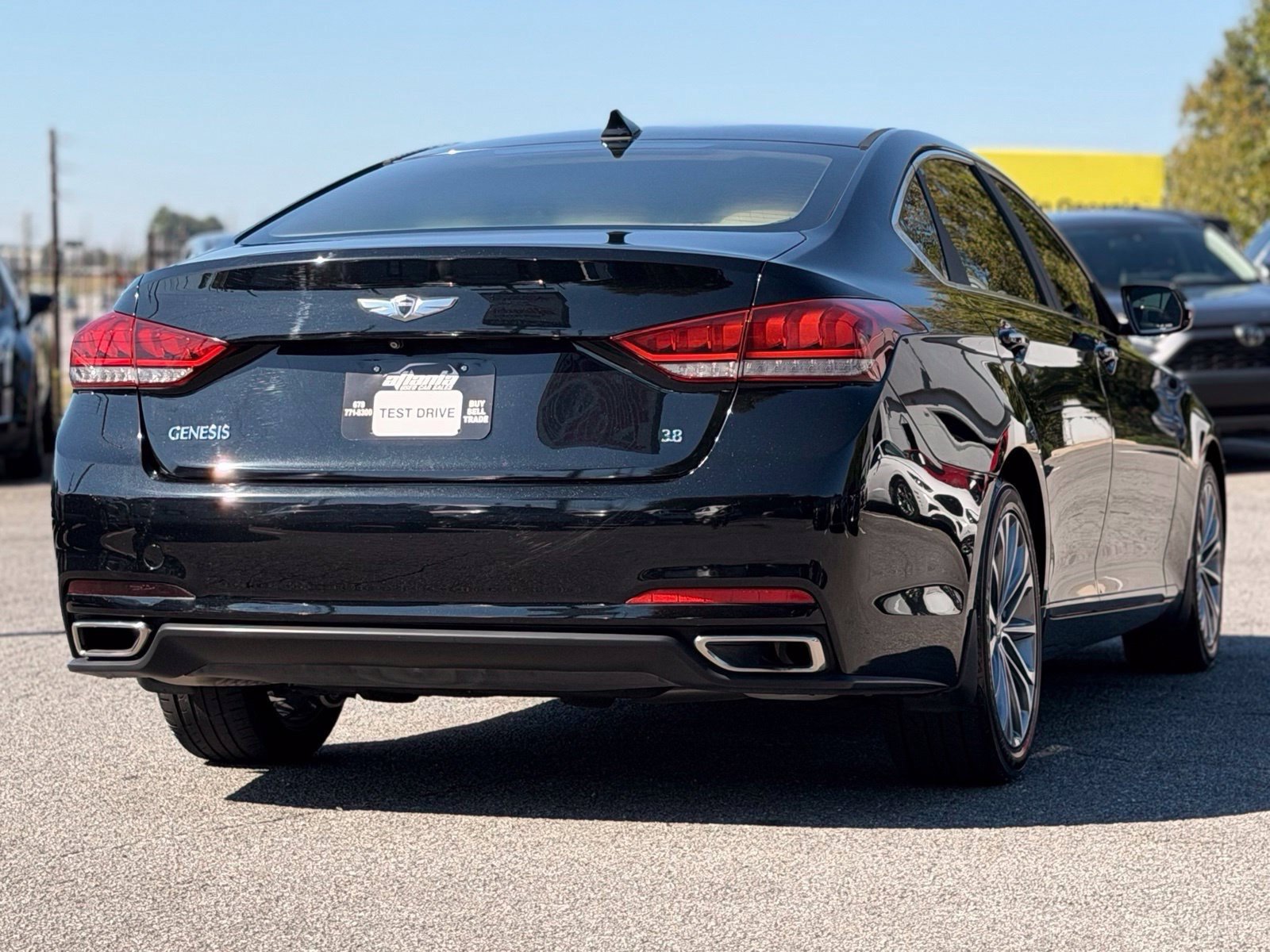 Used 2015 Hyundai Genesis 3.8 RWD image 5