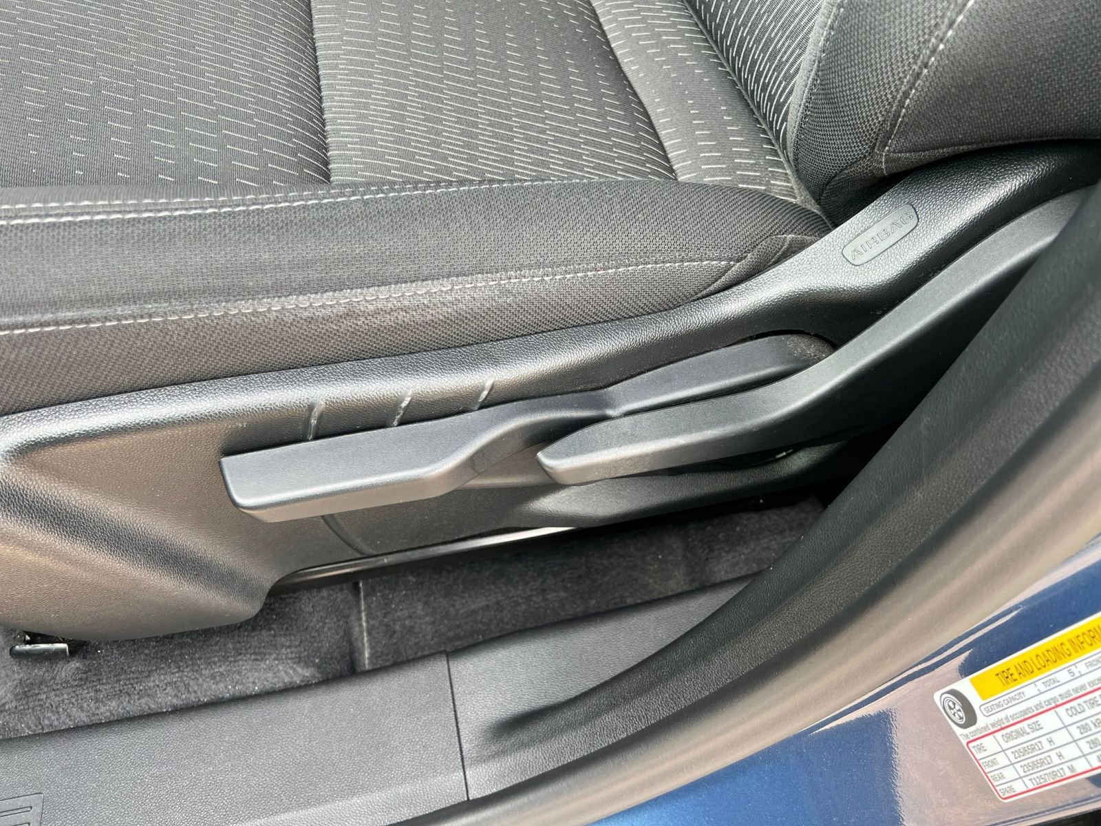 Used 2025 Chevrolet Equinox LT image 23